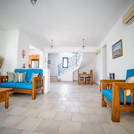 Villa Azzurro - 2 Bedroom Peyia