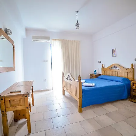 Villa Azzurro - 2 Bedroom Peyia